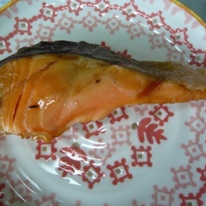 こんばんは～～～お酒でふっくら、美味しい鮭が焼きあがりました。ごちそうさまでした。(*^_^*)